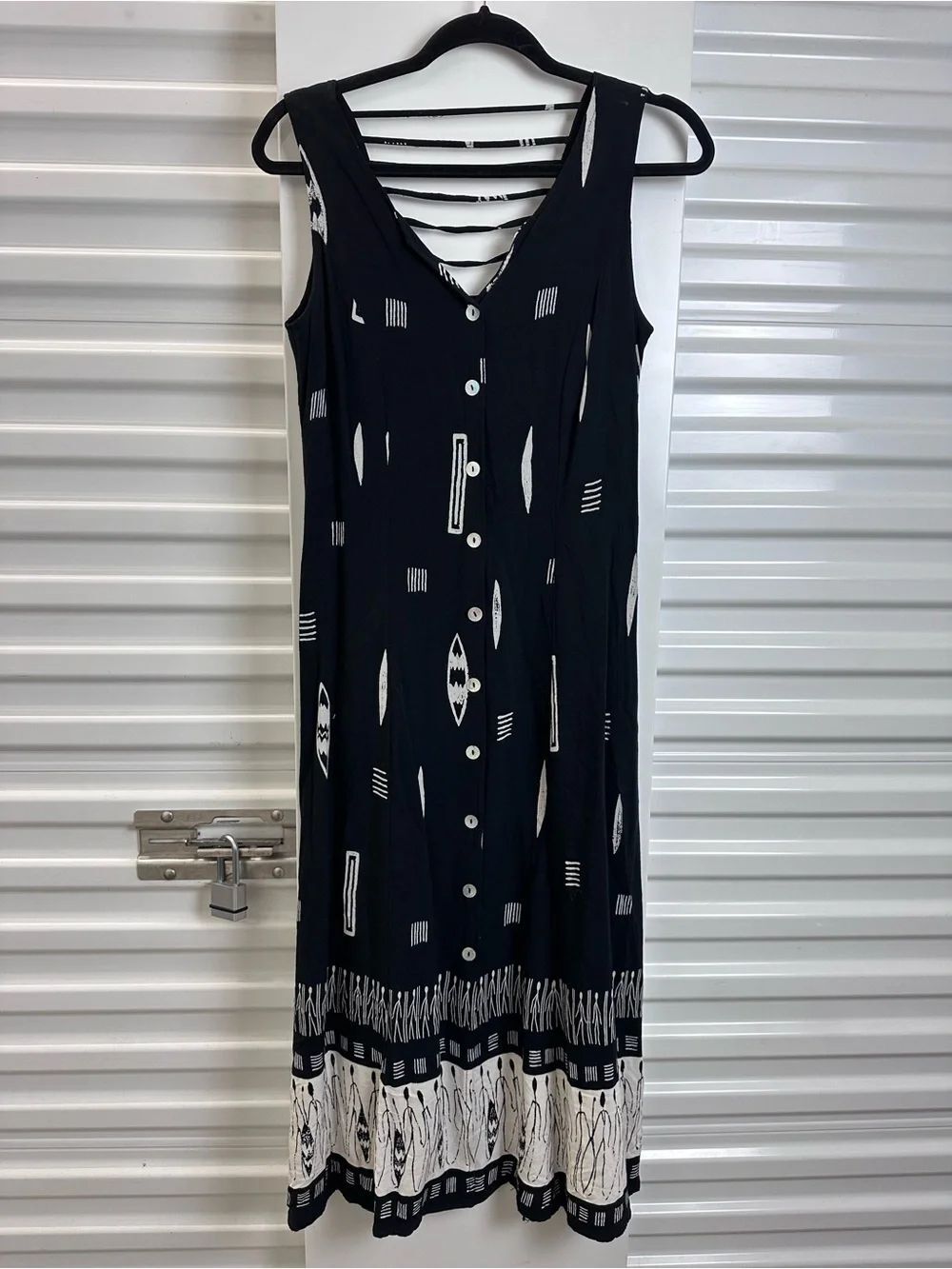 R&K Sleeveless Black & White Button-Front Maxi Dress
